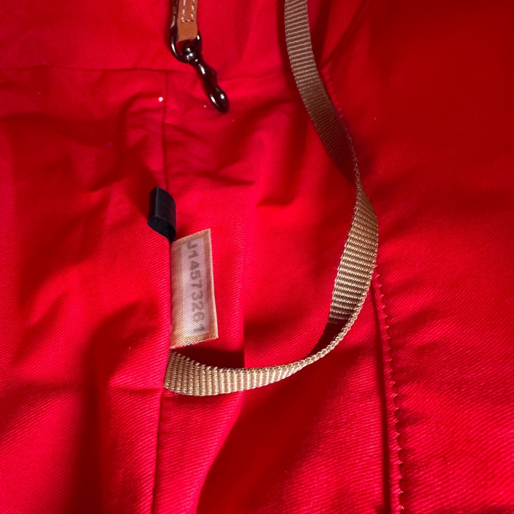 GUC Dooney & Bourke Shoulder (Hobo Style) Bag in Red Pebbled Leather. - Picture 7 of 7